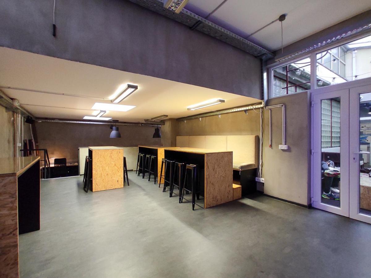 Main Square Hostel *
